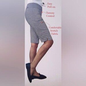 New SC&CO 13" Pull On Bermuda Shorts Tummy Control Dressy Diamond Print Stretch